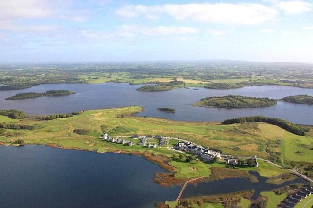 Dovecote Lodge On The 5 Star Lough Erne Resort Ballycassidy Exterior photo