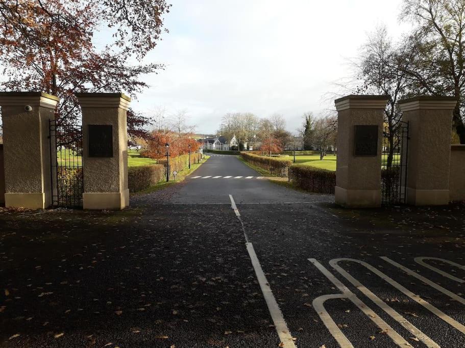 Dovecote Lodge On The 5 Star Lough Erne Resort Ballycassidy Exterior photo